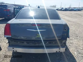 2019 Chrysler 300 Touring with VIN 2C3CCAAG0KH564997, listed as a IAAI auction lot 41852876 with 39,219 mi miles. Bid and sale history available at carsss.com. Image 17.