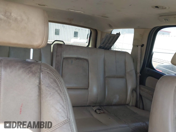 2007 Chevrolet Tahoe LTZ z VIN 1GNFK13047R144301, wystawiony jako IAAI lot #41766232 z przebiegiem 217 202 mil mil oraz . Historia ofert i sprzedaży dostępna na DreamBid. Obrazek 8.