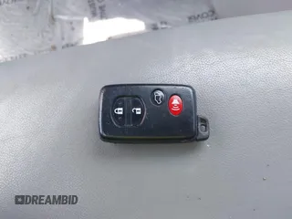 2010 Toyota Highlander Limited z VIN JTEJW3EH8A2041626, wystawiony jako IAAI lot #42186760 z przebiegiem 212 720 mil mil oraz . Historia ofert i sprzedaży dostępna na DreamBid. Obrazek 11.
