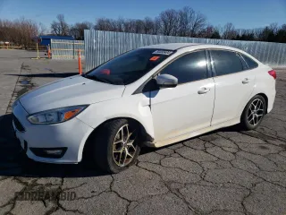 2016 Ford Focus SE with VIN 1FADP3F29GL397987, listed as a Copart auction lot 84493404 with 158,820 mi miles and Salvage Title. Bid and sale history available at carsss.com. Image 1.