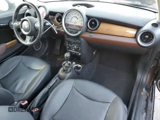2012 MINI Clubman z VIN WMWZF3C53CT189354, wystawiony jako Copart lot #42377095 z przebiegiem 134 545 mil mil oraz Szkoda całkowita • Salvage title. Historia ofert i sprzedaży dostępna na DreamBid. Obrazek 8.