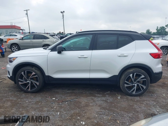 2022 Volvo XC40 R-Design с VIN YV4162UM0N2648040, выставлен на аукционе IAAI как лот 42172222 с пробегом 19 911 миль миль и . История ставок и продаж доступна на DreamBid. Изображение 13.