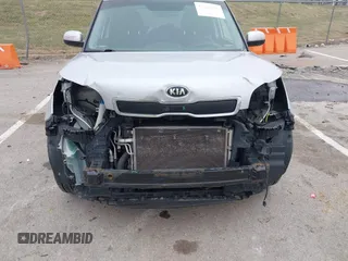 2016 Kia Soul z VIN KNDJN2A2XG7874598, wystawiony jako IAAI lot #41180041 z przebiegiem 124 346 mil mil oraz . Historia ofert i sprzedaży dostępna na DreamBid. Obrazek 6.