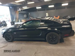2009 Ford Mustang with VIN 1ZVHT80N695142483, listed as a IAAI auction lot 42672035 with 201,019 mi miles and . Bid and sale history available at DreamBid. Image 14.