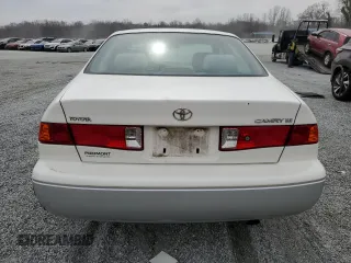 2001 Toyota Camry CE z VIN JT2BG22K210600687, wystawiony jako Copart lot #48807225 z przebiegiem 307 479 mil mil oraz Szkoda całkowita • Salvage title. Historia ofert i sprzedaży dostępna na DreamBid. Obrazek 6.