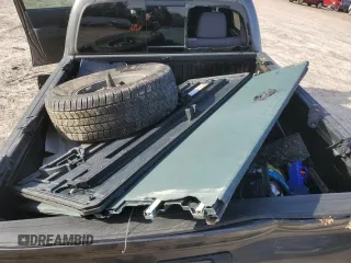 2017 Toyota Tacoma SR5 z VIN 3TMCZ5AN2HM057612, wystawiony jako Copart lot #48394765 z przebiegiem 106 579 mil mil oraz Szkoda całkowita • Salvage title. Historia ofert i sprzedaży dostępna na DreamBid. Obrazek 12.