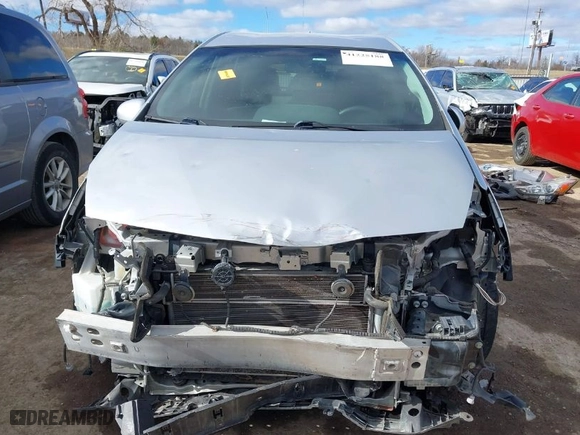 2015 Toyota Prius v Two with VIN JTDZN3EU2FJ037348, listed as a IAAI auction lot 41225188 with 147,822 mi miles. Bid and sale history available at carsss.com. Image 13.