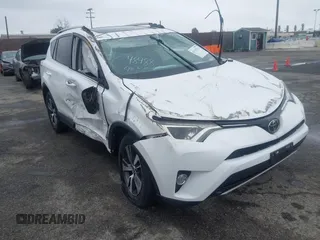 2018 Toyota RAV4 XLE with VIN 2T3WFREV0JW452030, listed as a IAAI auction lot 41915411 with 1 mi miles. Bid and sale history available at carsss.com. Image 1.