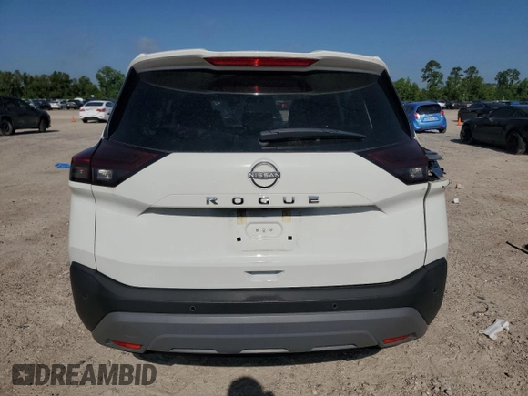 2023 Nissan Rogue S z VIN 5N1BT3AA3PC799012, wystawiony jako Copart lot #56778385 z przebiegiem 33 608 mil mil oraz Szkoda całkowita • Salvage title. Historia ofert i sprzedaży dostępna na DreamBid. Obrazek 6.