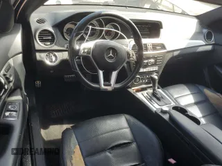 2013 Mercedes-Benz C 250 с VIN WDDGJ4HBXDG114602, выставлен на аукционе Copart как лот 61898485 с пробегом Не указан миль и Чистый • Clean title. История ставок и продаж доступна на DreamBid. Изображение 8.