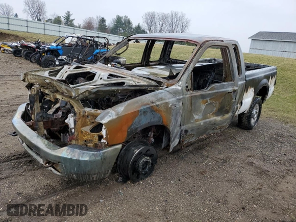 2005 Ford F-250 XL z VIN 1FTSX21P45EA19835, wystawiony jako Copart lot #50071325 z przebiegiem Nie podano mil oraz Czysty tytuł • Clean title. Historia ofert i sprzedaży dostępna na DreamBid. Obrazek 1.
