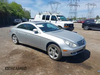2007 Mercedes-Benz CLS-Class 5.5L with VIN WDDDJ72X07A088530, listed as a IAAI auction lot 42142766 with 202,648 mi miles. Bid and sale history available at carsss.com. Image 1.