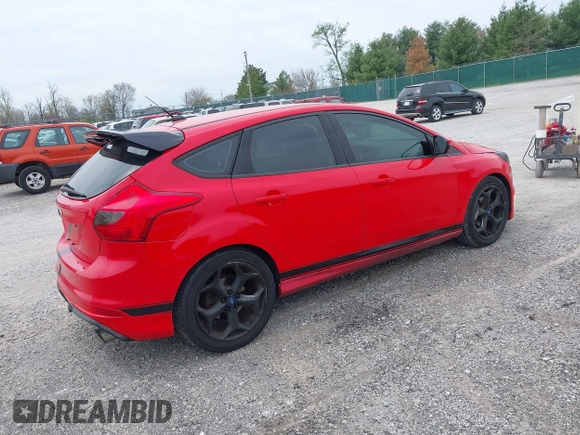 2014 Ford Focus SE with VIN 1FADP3K21EL275515, listed as a IAAI auction lot 42064704 with 142,147 mi miles. Bid and sale history available at carsss.com. Image 4.