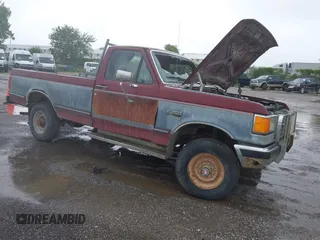 1988 Ford F-250 with VIN 2FTHF26HXJCB37404, listed as a IAAI auction lot 42300674 with Not provided miles and . Bid and sale history available at DreamBid. Image 1.