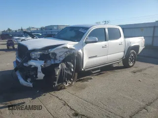 2021 Toyota Tacoma SR5 z VIN 5TFAZ5CN7MX111544, wystawiony jako Copart lot #49901905 z przebiegiem 51 185 mil mil oraz Szkoda całkowita • Salvage title. Historia ofert i sprzedaży dostępna na DreamBid. Obrazek 1.