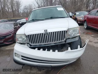 2006 Lincoln Navigator Luxury with VIN 5LMFU285X6LJ21094, listed as a IAAI auction lot 41806373 with 307,588 mi miles. Bid and sale history available at carsss.com. Image 6.