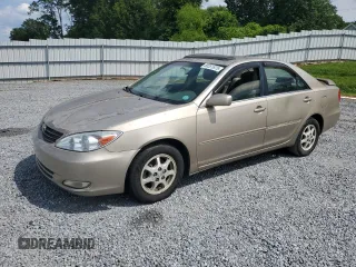 2004 Toyota Camry LE z VIN 4T1BE32K44U932786, wystawiony jako Copart lot #60351875 z przebiegiem 284 018 mil mil oraz Szkoda całkowita • Salvage title. Historia ofert i sprzedaży dostępna na DreamBid. Obrazek 1.