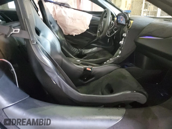 2018 McLaren 720S z VIN SBM14DCA1JW000261, wystawiony jako Copart lot #53197894 z przebiegiem 16 674 mil mil oraz . Historia ofert i sprzedaży dostępna na DreamBid. Obrazek 4.