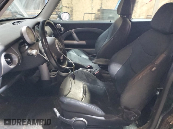 2003 MINI Hardtop S with VIN WMWRE33443TD68483, listed as a Copart auction lot 48637035 with 115,907 mi miles and Clean Title. Bid and sale history available at DreamBid. Image 7.