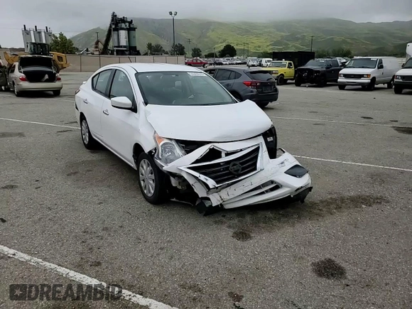 2015 Nissan Versa SV z VIN 3N1CN7AP0FL834609, wystawiony jako Copart lot #55359315 z przebiegiem 112 408 mil mil oraz Szkoda całkowita • Salvage title. Historia ofert i sprzedaży dostępna na DreamBid. Obrazek 13.