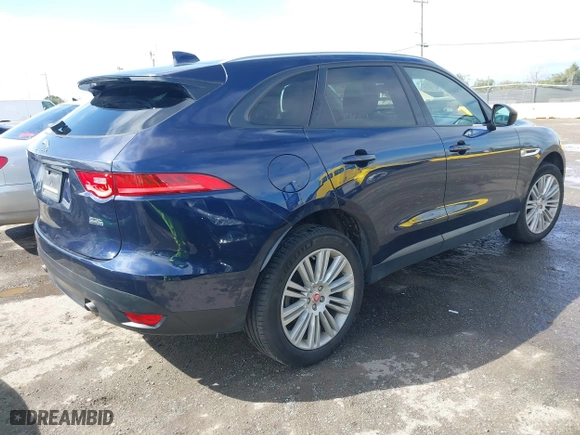 2018 Jaguar F-PACE 25t Premium with VIN SADCJ2FX9JA274582, listed as a IAAI auction lot 41809189 with 54,087 mi miles. Bid and sale history available at carsss.com. Image 4.