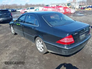 2006 Mercedes-Benz S 430 with VIN WDBNG83JX6A470123, listed as a IAAI auction lot 41876932 with 153,088 mi miles and . Bid and sale history available at carsss.com. Image 3.