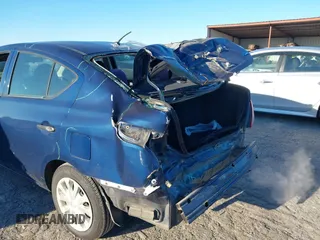 2014 Nissan Versa SV with VIN 3N1CN7AP1EL842930, listed as a IAAI auction lot 40588207 with 200,417 mi miles. Bid and sale history available at carsss.com. Image 15.