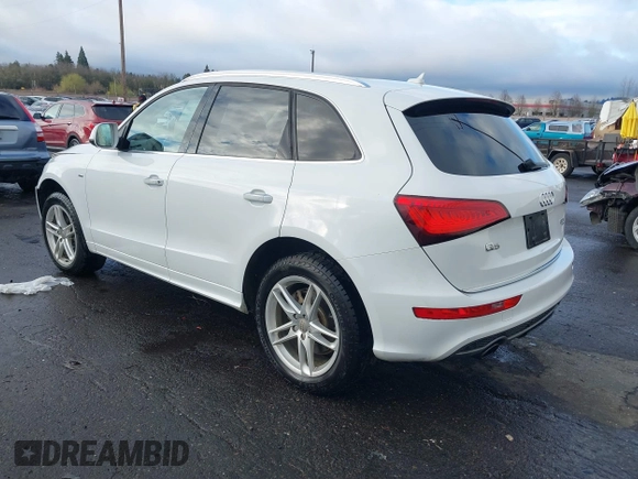 2015 Audi Q5 Premium Plus with VIN WA1DGAFPXFA043040, listed as a IAAI auction lot 41773280 with 103,168 mi miles. Bid and sale history available at carsss.com. Image 3.