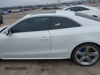 2013 Audi S5 Premium Plus z VIN WAUCGAFR0DA006611, wystawiony jako IAAI lot #41636149 z przebiegiem 212 323 mil mil oraz . Historia ofert i sprzedaży dostępna na DreamBid. Obrazek 14.
