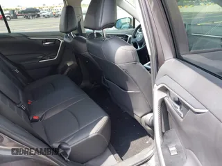 2024 Toyota RAV4 XLE Premium z VIN 2T3C1RFVXRC295264, wystawiony jako IAAI lot #42229471 z przebiegiem 6 717 mil mil oraz . Historia ofert i sprzedaży dostępna na DreamBid. Obrazek 8.