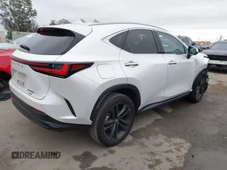 2025 Lexus NX 450h+ Luxury z VIN JTJHKCFZ1S2043125, wystawiony jako IAAI lot #42062361 z przebiegiem 24 902 mil mil oraz . Historia ofert i sprzedaży dostępna na DreamBid. Obrazek 4.