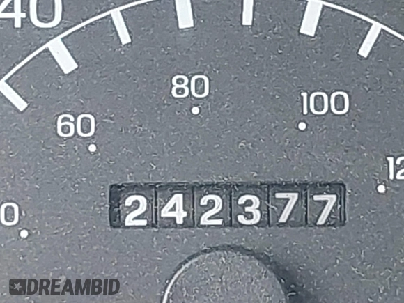 1999 Ford F-250 XL with VIN 1FTNX21F5XEB83344, listed as a IAAI auction lot 41938370 with 242,377 mi miles and . Bid and sale history available at DreamBid. Image 16.