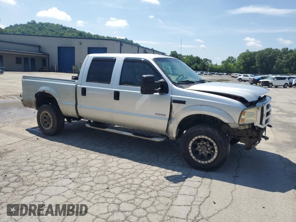 2005 Ford F-350 XL z VIN 1FTWW31P55EA70013, wystawiony jako Copart lot #62473005 z przebiegiem 205 642 mil mil oraz Szkoda całkowita • Salvage title. Historia ofert i sprzedaży dostępna na DreamBid. Obrazek 4.