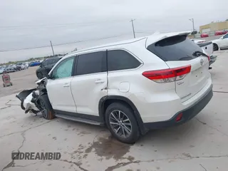 2019 Toyota Highlander SE with VIN 5TDKZRFH3KS366017, listed as a IAAI auction lot 40986322 with 67,313 mi miles and . Bid and sale history available at DreamBid. Image 14.