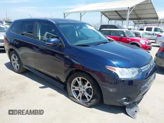 2014 Mitsubishi Outlander SE z VIN JA4AZ3A35EZ015465, wystawiony jako IAAI lot #42076831 z przebiegiem 138 303 mil mil oraz . Historia ofert i sprzedaży dostępna na DreamBid. Obrazek 1.