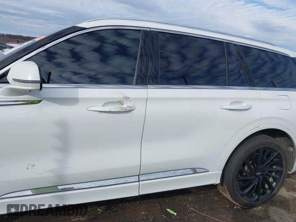 2021 Lincoln Aviator Reserve with VIN 5LM5J7XC5MGL18763, listed as a IAAI auction lot 41674701 with 92,284 mi miles and . Bid and sale history available at DreamBid. Image 15.