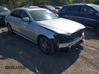 2018 Mercedes-Benz E 300 with VIN WDDZF4JB7JA372711, listed as a IAAI auction lot 41898925 with 111,984 mi miles and . Bid and sale history available at DreamBid. Image 1.