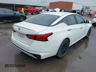 2020 Nissan Altima S with VIN 1N4BL4BVXLC139349, listed as a IAAI auction lot 41503655 with 110,058 mi miles and . Bid and sale history available at DreamBid. Image 4.