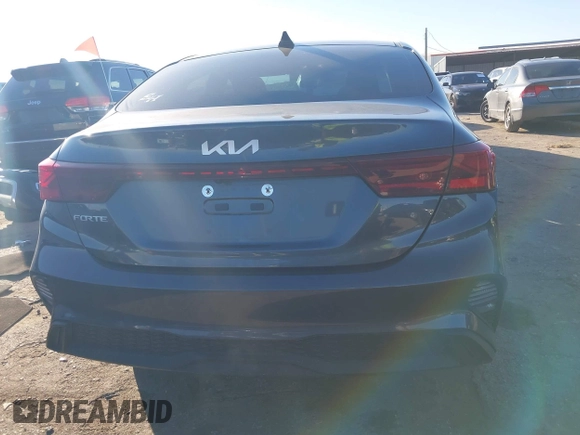 2023 Kia Forte LXS z VIN 3KPF24AD8PE654341, wystawiony jako IAAI lot #41261511 z przebiegiem 20 312 mil mil oraz . Historia ofert i sprzedaży dostępna na DreamBid. Obrazek 16.