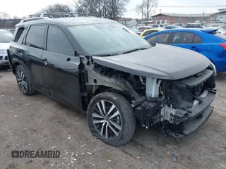 2023 Nissan Pathfinder Platinum z VIN 5N1DR3DG6PC257054, wystawiony jako IAAI lot #41565552 z przebiegiem 9 952 mil mil oraz . Historia ofert i sprzedaży dostępna na DreamBid. Obrazek 1.