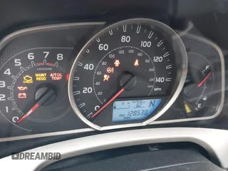 2015 Toyota RAV4 LE z VIN 2T3BFREV3FW354504, wystawiony jako IAAI lot #42353690 z przebiegiem 128 538 mil mil oraz . Historia ofert i sprzedaży dostępna na DreamBid. Obrazek 7.