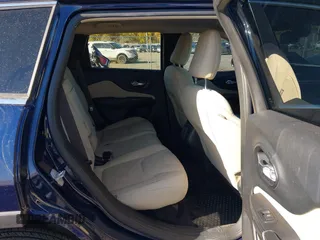 2016 Jeep Cherokee Latitude with VIN 1C4PJMCS1GW188728, listed as a IAAI auction lot 40656265 with 91,002 mi miles and . Bid and sale history available at DreamBid. Image 8.