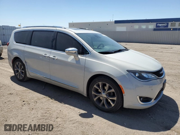 2017 Chrysler Pacifica Limited z VIN 2C4RC1GG4HR607740, wystawiony jako Copart lot #53989725 z przebiegiem 158 148 mil mil oraz Szkoda całkowita • Salvage title. Historia ofert i sprzedaży dostępna na DreamBid. Obrazek 4.