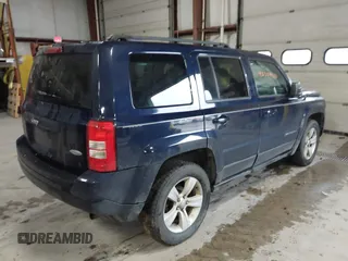 2014 Jeep Patriot Latitude z VIN 1C4NJRFB0ED730765, wystawiony jako IAAI lot #42309571 z przebiegiem 218 577 mil mil oraz . Historia ofert i sprzedaży dostępna na DreamBid. Obrazek 4.