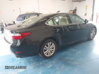 2013 Lexus ES 250 z VIN JTHBK1GG9D2030165, wystawiony jako IAAI lot #42387621 z przebiegiem 143 044 mil mil oraz . Historia ofert i sprzedaży dostępna na DreamBid. Obrazek 4.