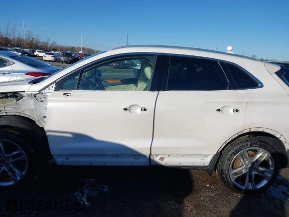 2016 Lincoln MKC Reserve with VIN 5LMTJ3DH9GUJ21388, listed as a IAAI auction lot 41248130 with 106,258 mi miles and . Bid and sale history available at DreamBid. Image 15.