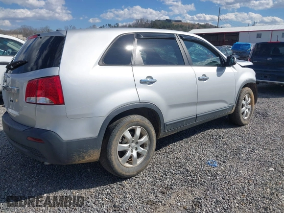 2013 Kia Sorento LX with VIN 5XYKTDA65DG405832, listed as a IAAI auction lot 41811700 with 154,167 mi miles and . Bid and sale history available at DreamBid. Image 4.