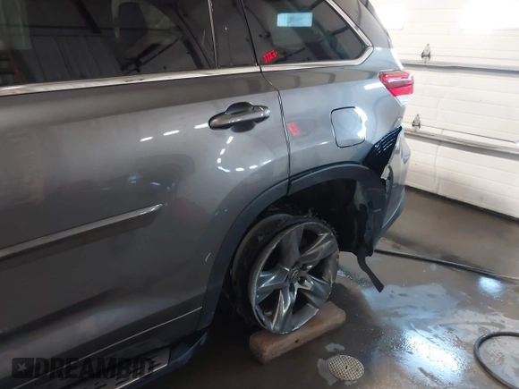 2018 Toyota Highlander Hybrid Limited с VIN 5TDDGRFH0JS039412, выставлен на аукционе IAAI как лот 41369168 с пробегом 106 724 миль миль и . История ставок и продаж доступна на DreamBid. Изображение 6.
