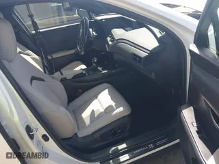 2021 Lexus UX with VIN JTHX9JBH9M2040678, listed as a IAAI auction lot 41727164 with 71,004 mi miles. Bid and sale history available at carsss.com. Image 5.