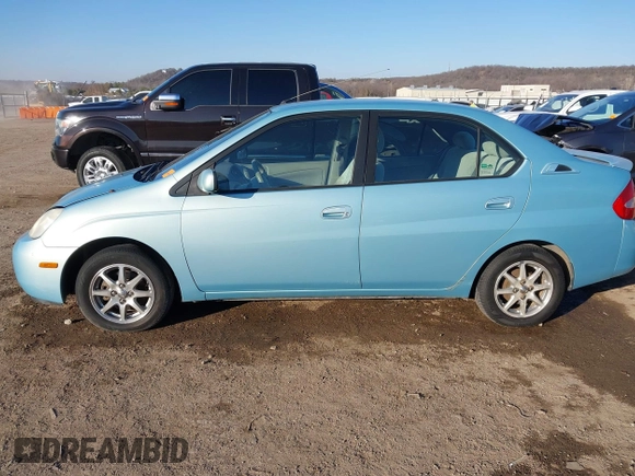 2001 Toyota Prius with VIN JT2BK12U110032698, listed as a IAAI auction lot 41379835 with 140,893 mi miles. Bid and sale history available at carsss.com. Image 14.